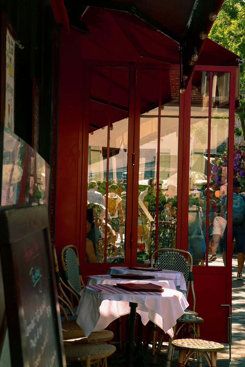 Elegantly designed restaurant tables and service