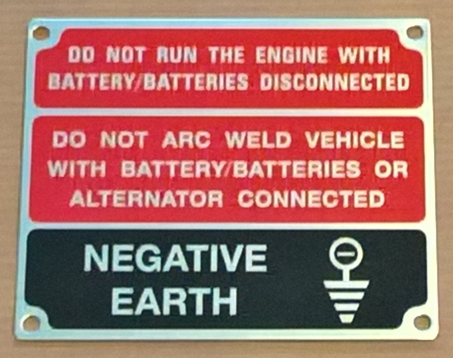 396116 (TYPE 1) - Warning Plate, Negative Earth, Black and Red