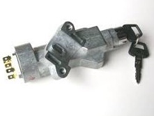 QRF 500110 - Steering Lock and Ignition Switch Assembly, 90/110, All Petrol