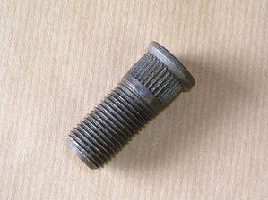 576825 - Stud for Road Wheel Nuts, 16mm, Pull-in type