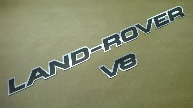 MRC 7425 - Badge, Land-Rover V8, Body Side