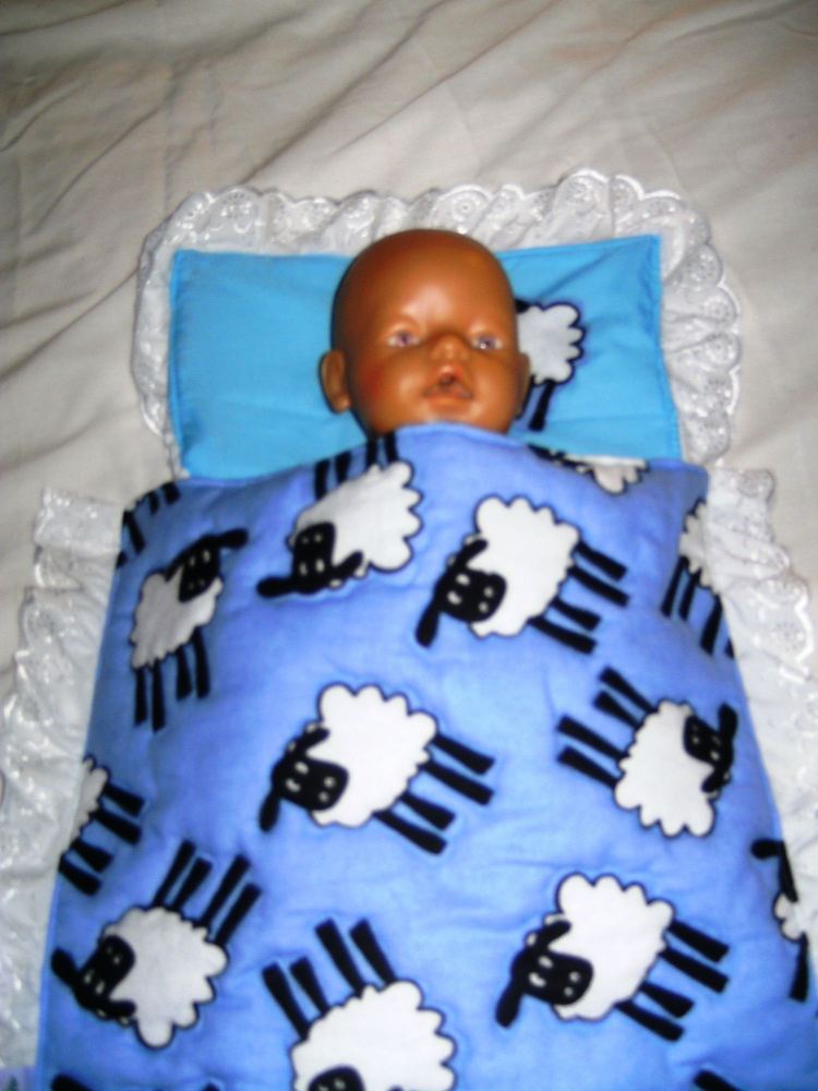 Dolls quilted bedding set in blue