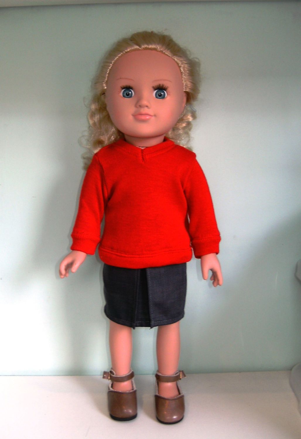 Doll's school uniform to fit 18 inch high Sindy