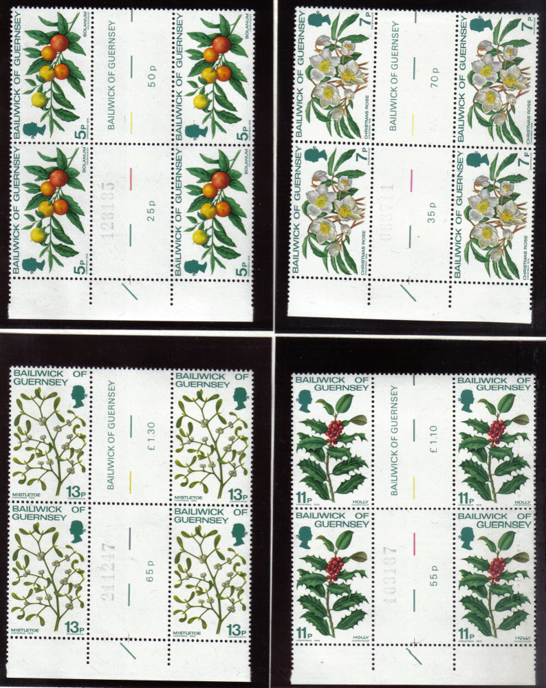 Guernsey Stamps 1978 Christmas - Gutter pairs MINT (z526)