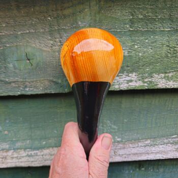 A STUNNING IRISH BLACKTHORN WALKING STICK WITH AN IRISH YEW HANDLE 521EW