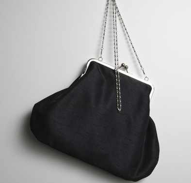 Pure Kiss Lock Frame Prom Bag - Black