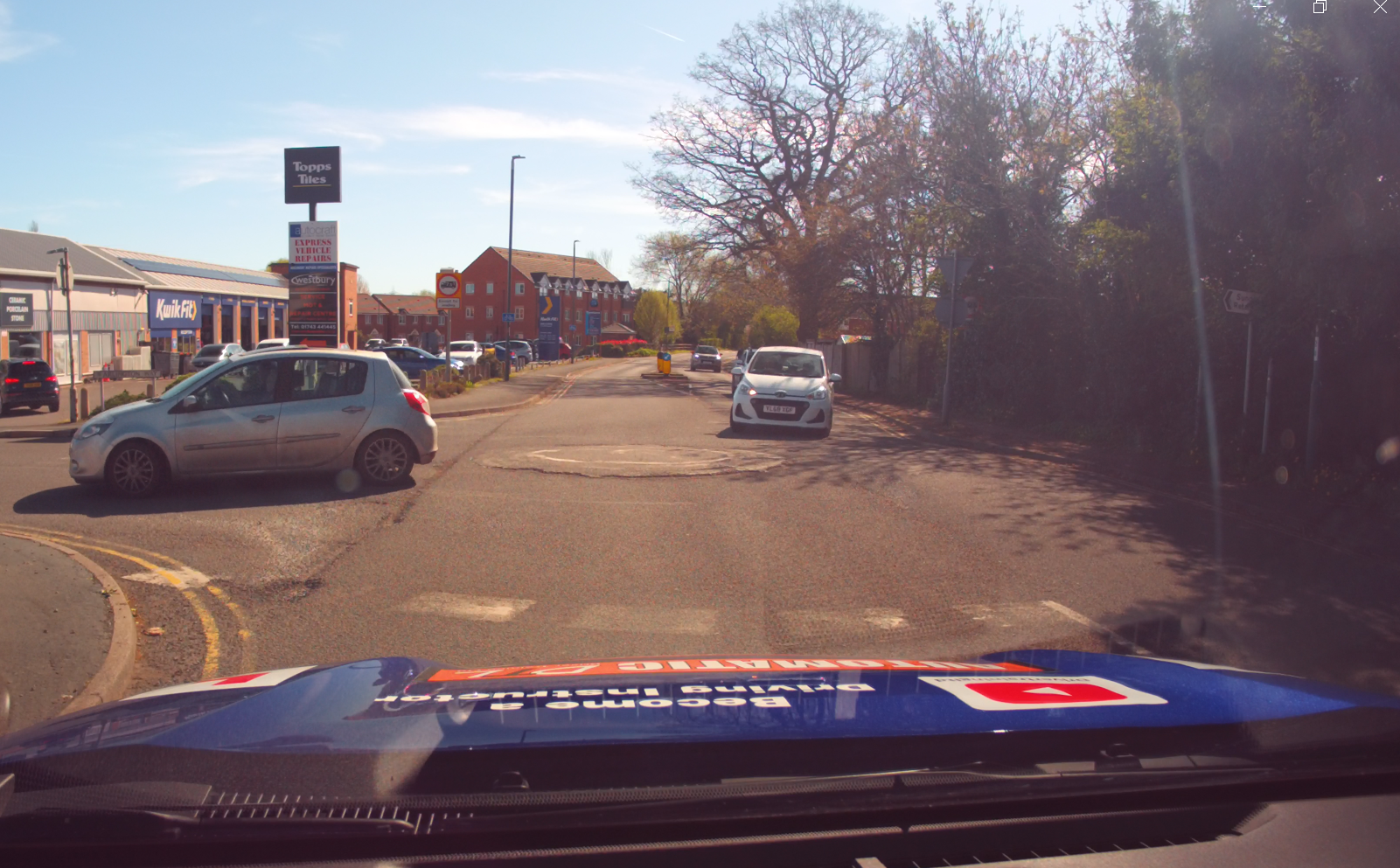 Indicators &acirc; Support, not decision  Indicators are helpful&acirc;&brvbar; but not always correct.      Late signals    No signals    Wrong signals  The indicator may tell you that they are going to turn - but not WHEN OR WHERE THEY ARE GOING TO TURN  So:  Don&acirc;t base your decision on the indicator alone  &Acirc;&nbsp;Instead:  Use it alongside everything else