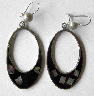 Mexican earrings inlaid with shell  (mex18)