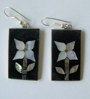 Mexican earrings black inlaid with shell  (Mex39)