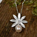 Sterling silver flower necklace with Pearl (SB0106 )