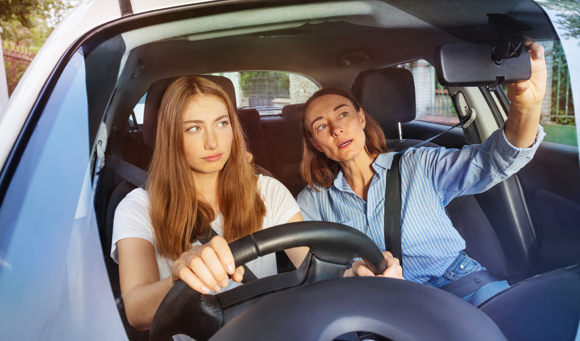 When it comes to identifying the faults with mirrors, you need to be watching the student.  So for instance, when you're turning the left.  Does the Pupil check Centre and left mirror? Before turning right and putting the right signal on, do they check the centre and right mirror?