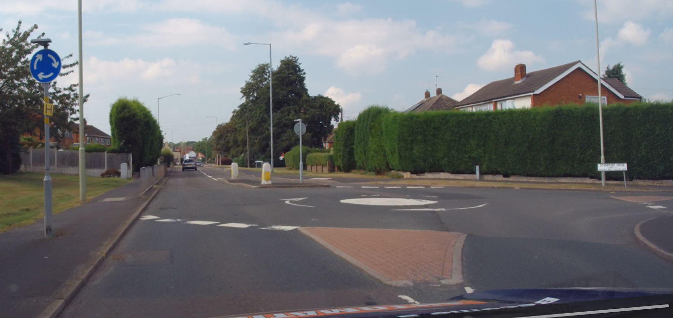 Position of the Roundabout (Affects Speed and Control)  The position of the mini roundabout changes how you approach it.      If it is slightly offset:      Less steering required    Smoother path    Slightly more flow    If it is directly in front:      More steering required    More control needed    Slower speed essential