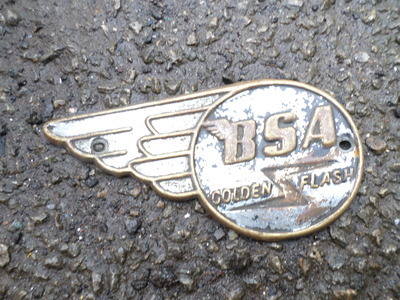 bsa a7-a10 golden flash tank badge tin