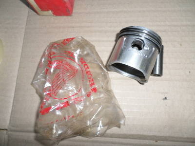 honda c90 piston kit  original 0.50 