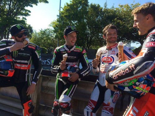 Sylvain Guintoli and Chas Davies enjoy an ice-cream at the Isle of Man Mou