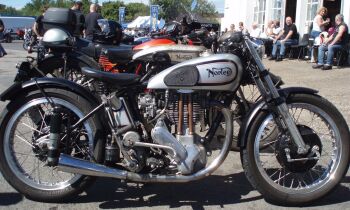 Vintage &amp; Classic Bike Day + VMCC - Acxe Cafe