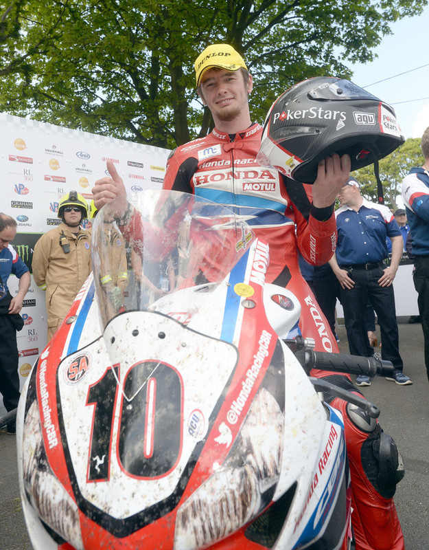 Conor Cummins secures Superbike TT podium