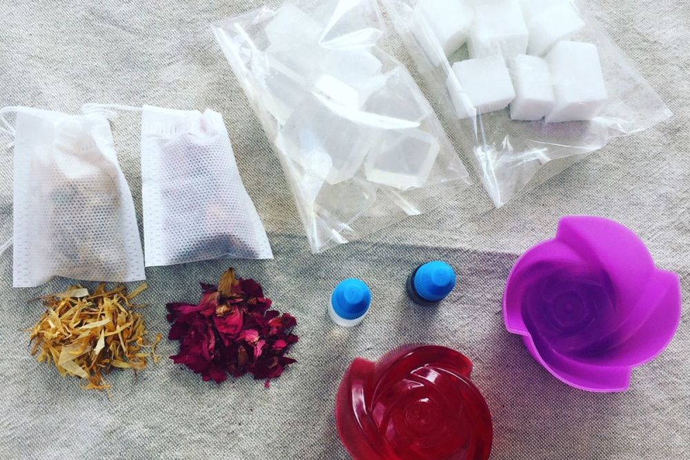 Rose Soap Home Crafting Kit
