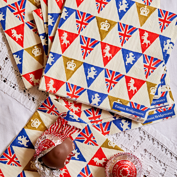 There are napkins too, perfect for picnics or tea parties on the day!
