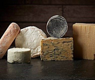 This is the Alex James British Box of Six cheeses with artisan cheeses to devour!