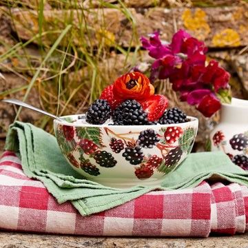 The Blackberry French Bowl: pile it high with blackberries!