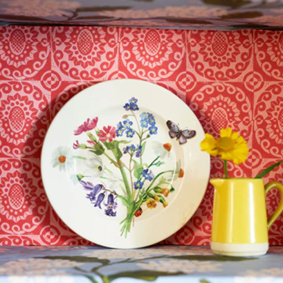 This is the Wild Flowers 6 1/2 Inch Plate