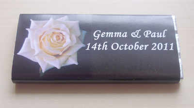 IVORY ROSE ON BLACK BACKGROUND - large favour 40g