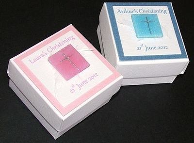 CROSS FAVOUR BOX (blue or pink)