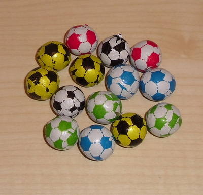 FOOTBALL FOILED CHOCOLATE BALLS