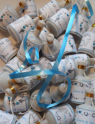 BLUE BORDER party poppers