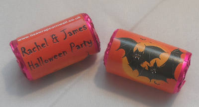 BATS - mini roll love hearts