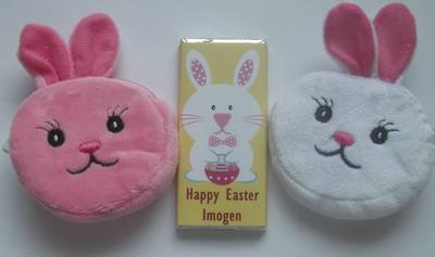 EASTER CHOC 'n' PURSE - 40g milk chocolate bar with rabbit keyring purse (white or pink purse)