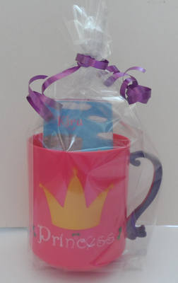 PRINCESS CHOC 'n' MUG - 40g personalised bar in child's plastic mug