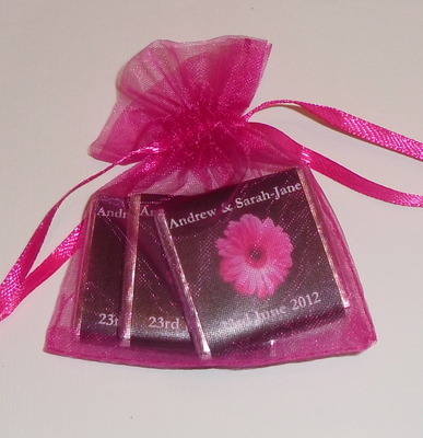 PINK GERBERA ON BLACK BACKGROUND - filled favour with 3 mini chocs