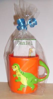DINOSAUR ORANGE CHOC 'n' MUG - 40g personalised bar in child's plastic mug