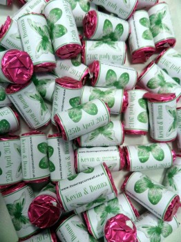 BUTTERFLY (green) - love hearts (2 sizes)