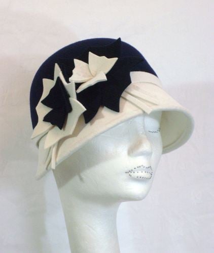 1920's style bi-colour cloche felt hat