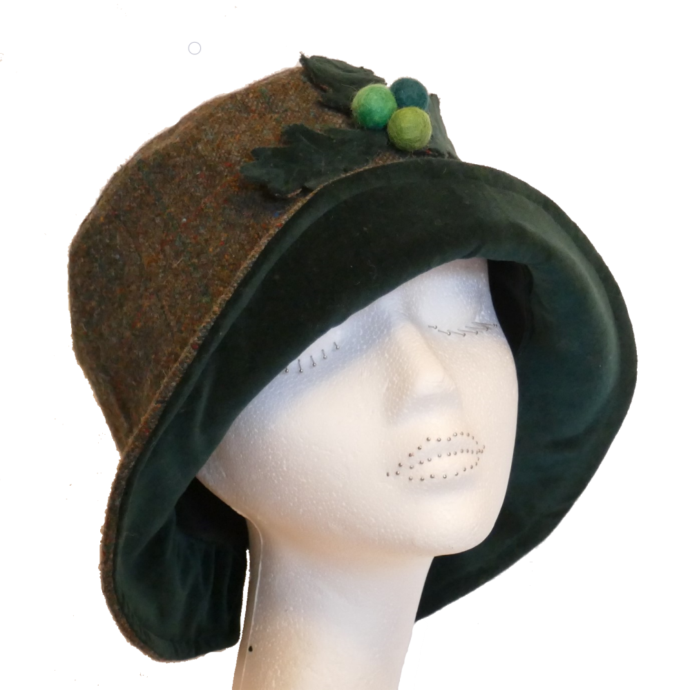 ANN-029 Donegal Tweed & Dark Green velvet hat with acorn trim