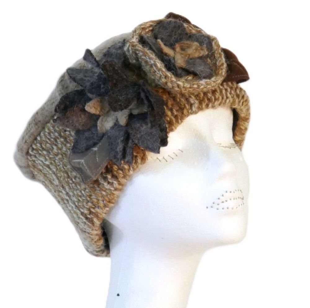 Pull on beanie with chunky knit effect and leaf detail EB2