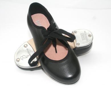 Low heel tap shoes