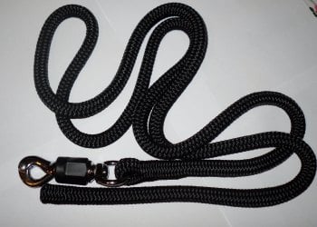 Leadropes with brass trigger clip or loop end.