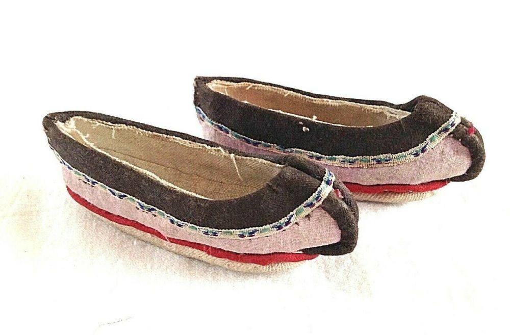 Antique Chinese embroidered silk bound foot feet lotus shoes butterfly's cr