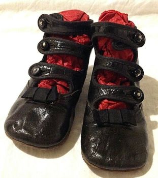 Antique Victorian child baby shoes boots black leather little bows and buttons