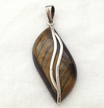 Vintage Tigers eye retro necklace pendent Sterling silver stamped 925
