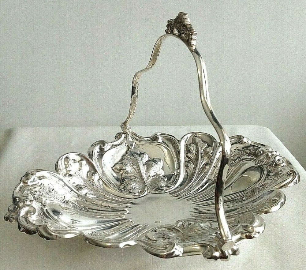 Antique elegant silver plated plate sauce boat