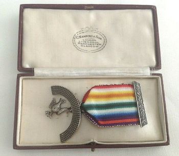 Antique high grade Britannia silver Masonic medal dove boxed G Kenning & Son