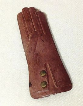 Antique novelty miniature die cut & embossed glove needle case
