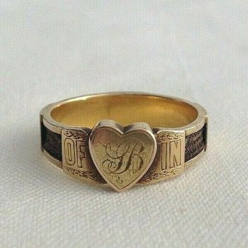 Antique 15ct gold Early Victorian heart memorial ring In Memory Of 