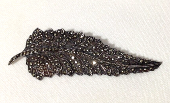 Vintage sterling silver Marcasite leaf brooch pin