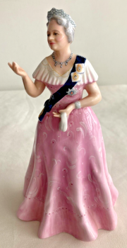 Royal Doulton HM Queen Elizabeth The Queen Mother HN2882 To Celebrate Her 80th